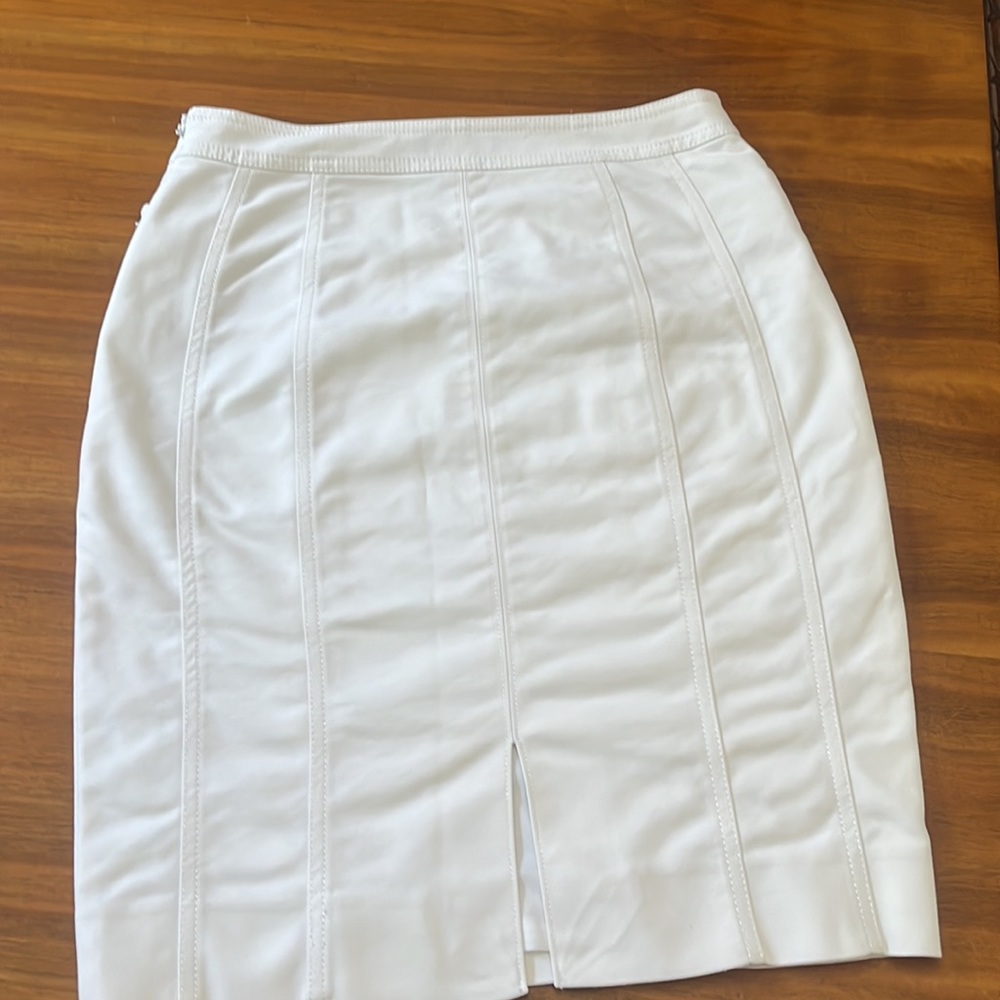 WHBM Perfect Form White Skirt size 4 - Picture 2 of 7